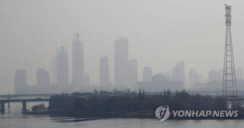 뿌연 미세먼지 속 서울