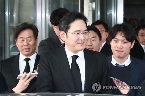 박용곤 명예회장 빈소 찾은 이재용