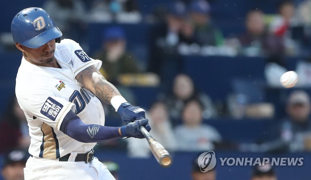 Christian Bethancourt of the NC Dinos hits a triple against the Hanwha Eagles in the bottom of the first inning of a Korea Baseball Organization preseason game at Changwon NC Park in Changwon, 400 kilometers southeast of Seoul, on March 19, 2019. (Yonhap)