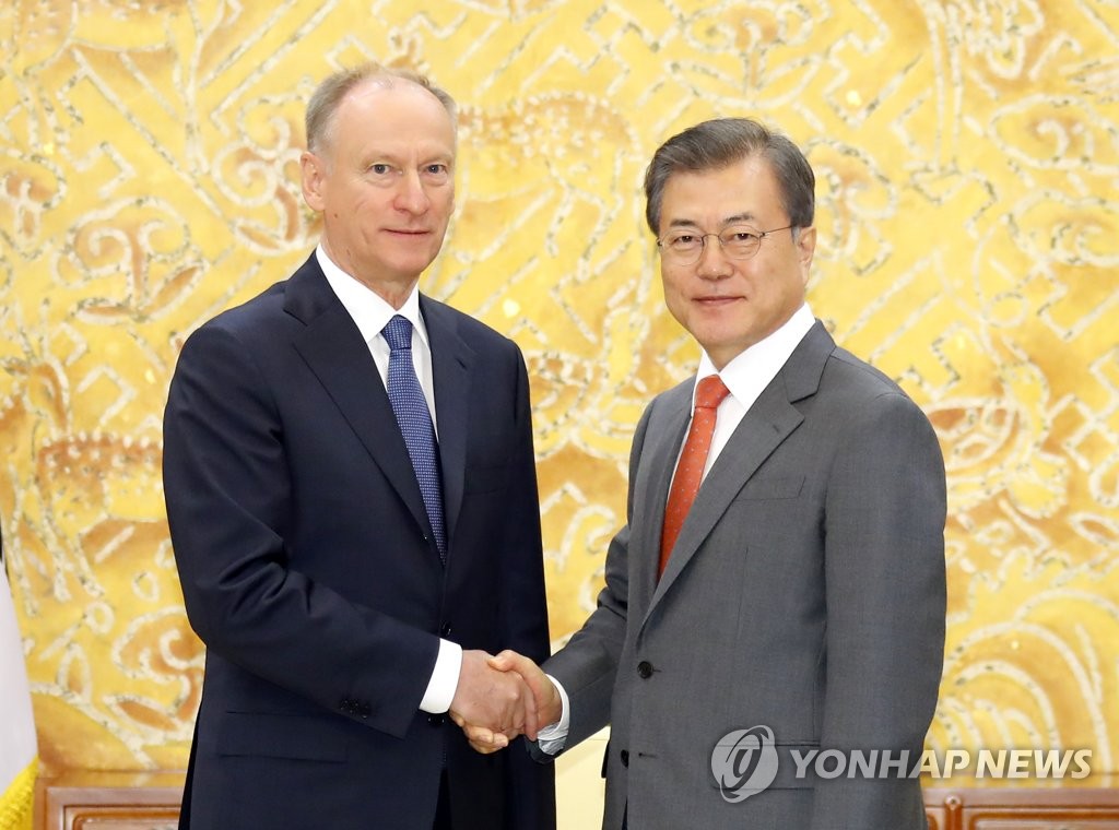 文大統領 プーチン氏側近と面会 文大統領 プーチン氏側近と面会