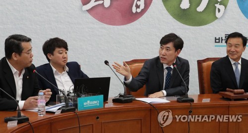 설전 벌이는 최고위원들