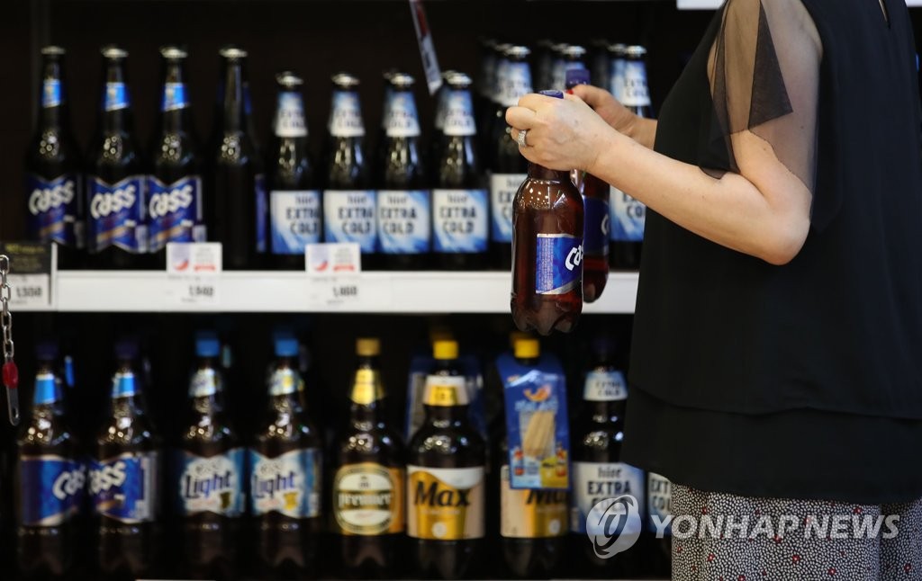 ソウル市内のスーパーで販売されているビール（資料写真）＝（聯合ニュース）