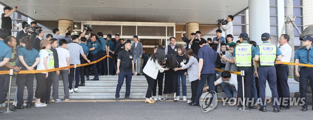 '제주 전 남편 살해 사건' 고유정 검찰 송치