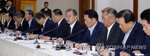 문 대통령, 30대 기업과 일본 수출규제 조치 대책 논의