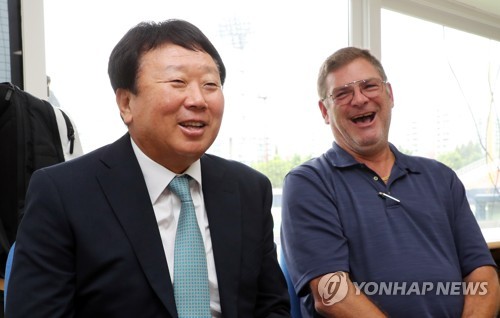 뉴욕 양키즈 스카우트 총괄 만난 선동열 전 감독