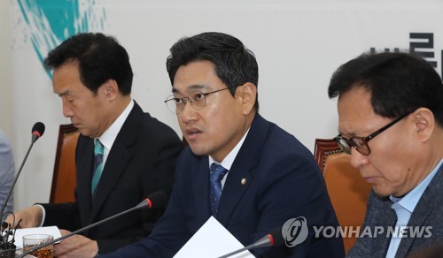 발언하는 오신환
