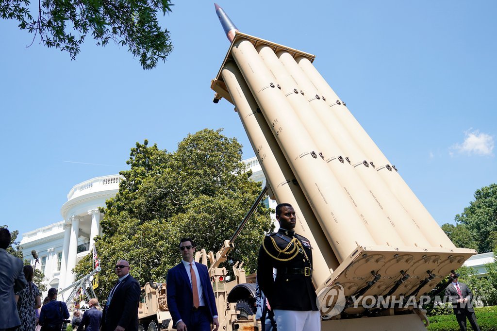 백악관 앞마당에 등장한 ′사드′…트럼프 "세계 최고" 주장