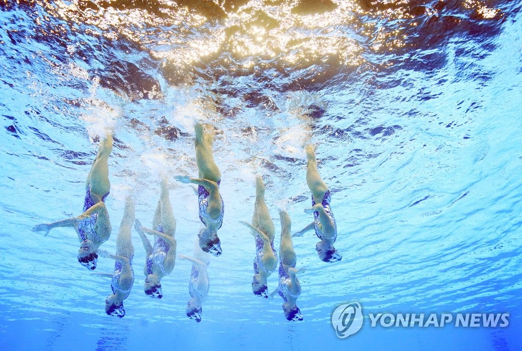 물 속 열연하는 미국 대표팀