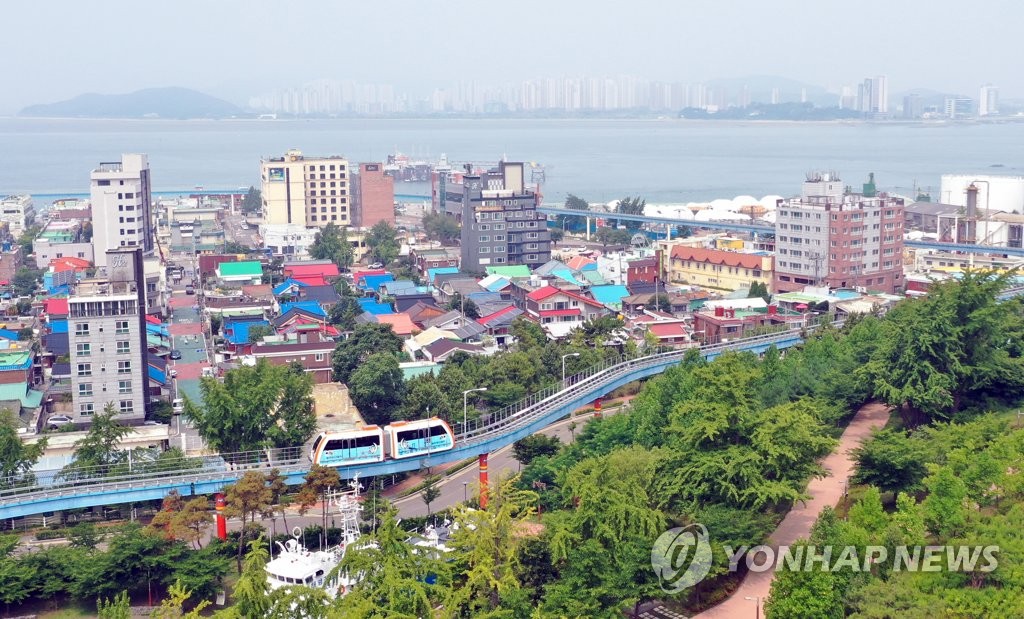 ′월미도 일대 달려요′…월미바다열차 개통 임박