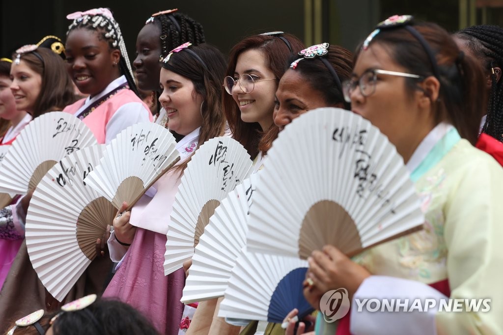 전통문화 체험하는 프랑스 한류 팬