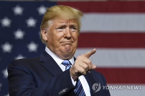 트럼프 "WTO가 美 망쳐…개선되지 않으면 탈퇴"