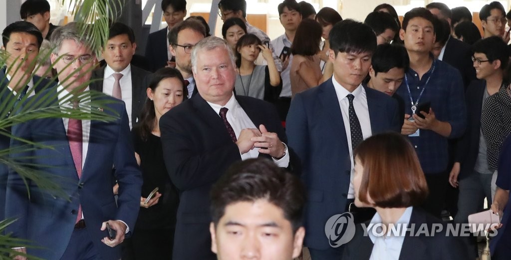외교부 나서는 스티븐 비건 미 국무부 대북특별대표