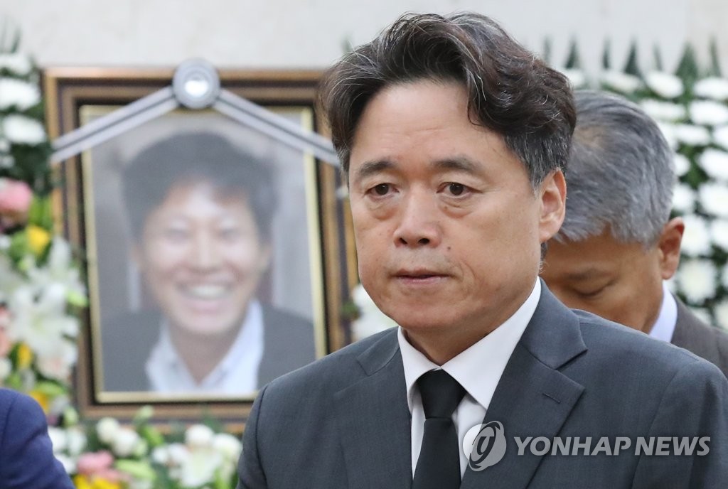 이용마 기자 조문 마친 최승호 사장