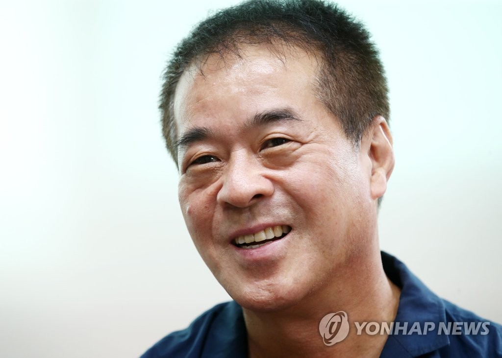 인터뷰하는 박명성 신시컴퍼니 프로듀서