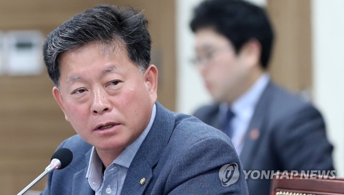 국감 질의하는 김명연 의원