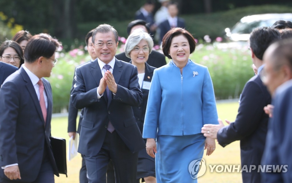 문 대통령, 주한외교단 초청 행사