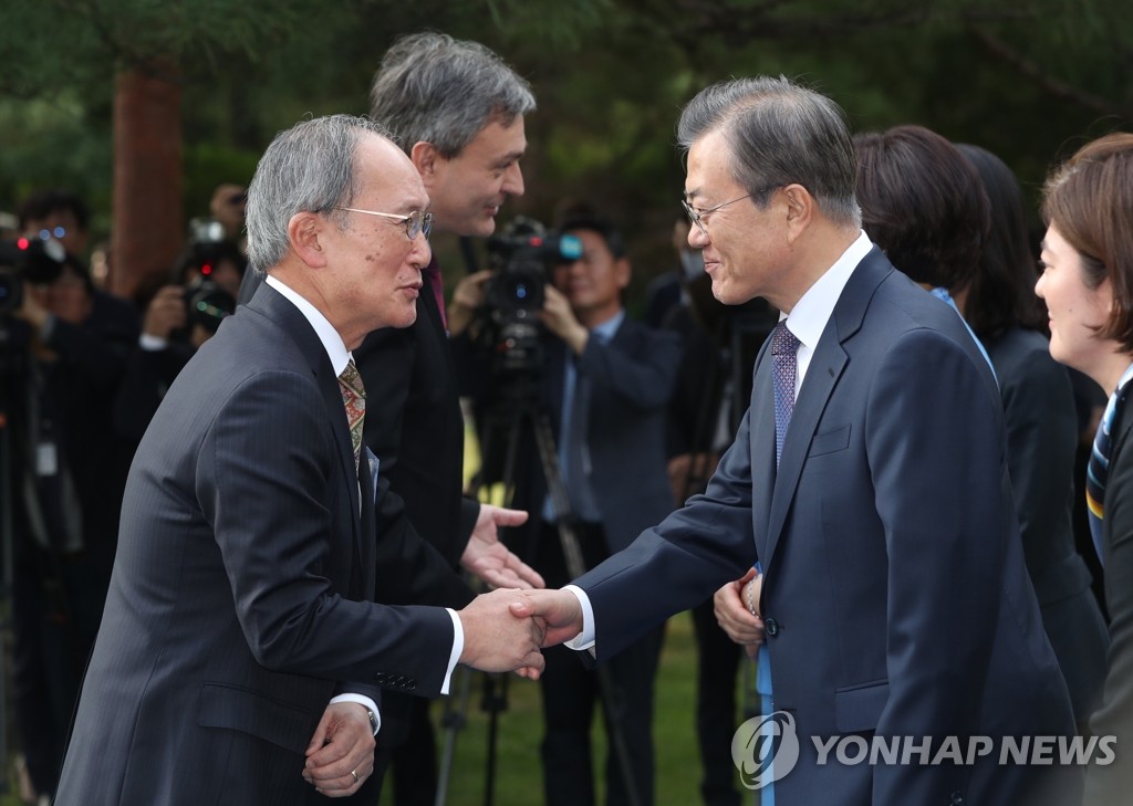 문 대통령과 주한일본대사