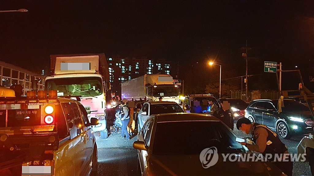 아수라장 된 도로