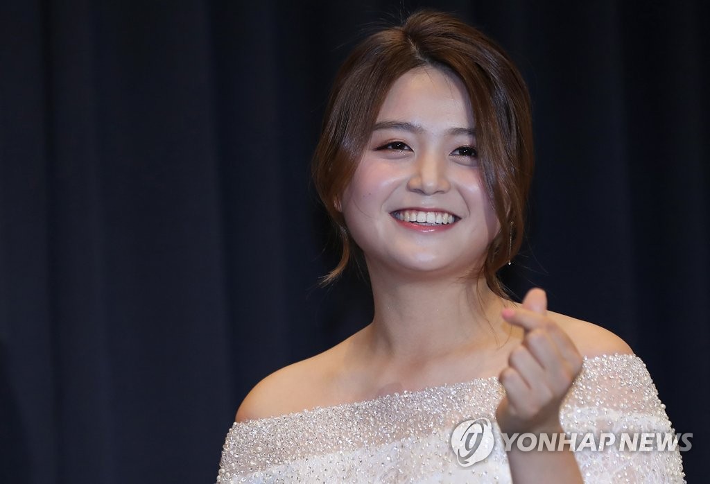 포즈 취하는 최혜진