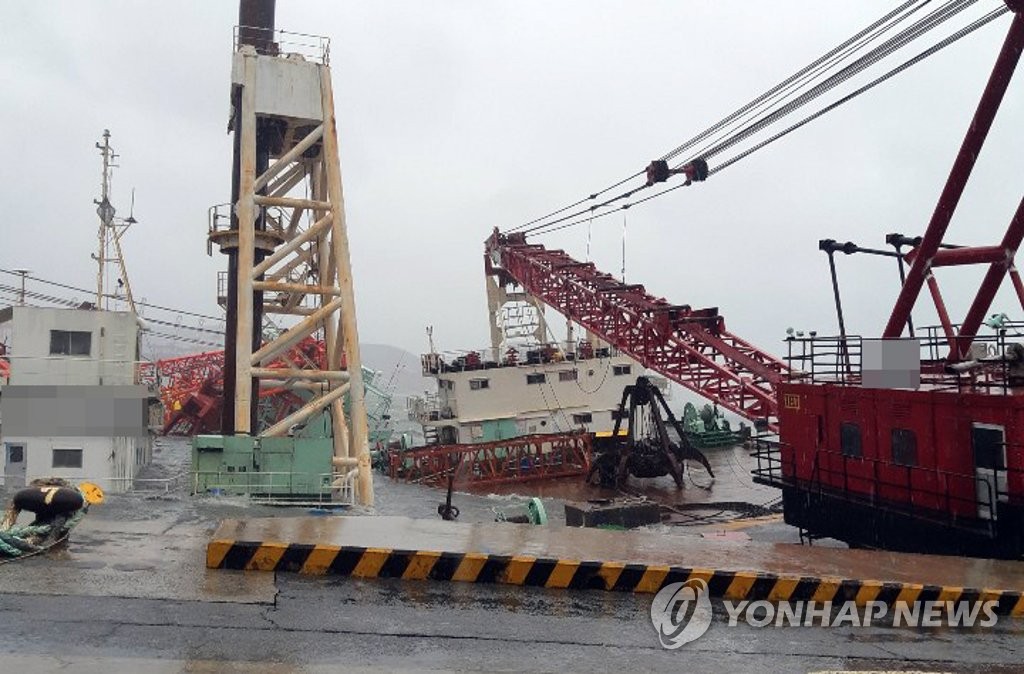부산 영도 청학부두 바지선 피해
