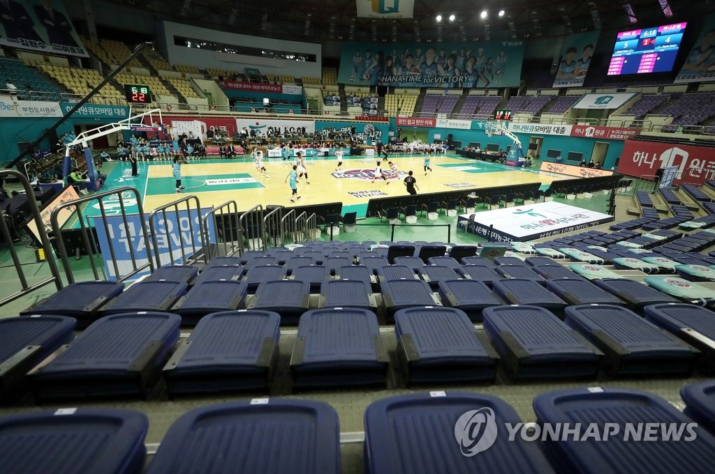 텅 빈 여자프로농구 관중석