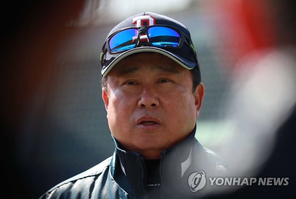 This file photo from March 11, 2020, shows Doosan Bears' manager Kim Tae-hyoung during the Korea Baseball Organization club's practice at Jamsil Stadium in Seoul. (Yonhap)
