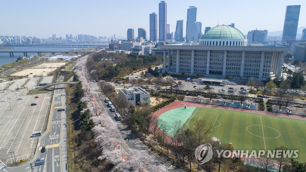 코로나19 여파, 상춘객 사라진 윤중로