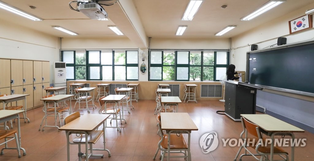 '27일 등교 개학 확대' 앞둔 중학교 3학년 교실