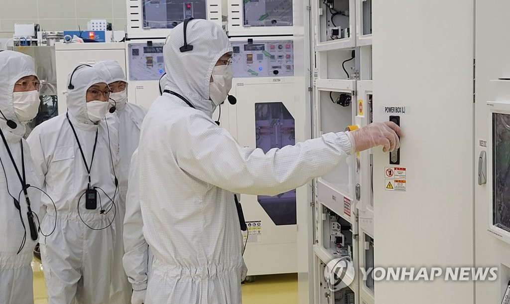이재용 부회장, 세메스 천안사업장 제조장비 생산공장 점검