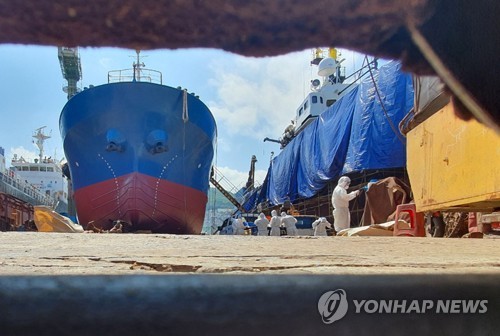 러시아 선원 또 확진…항만 방역 비상