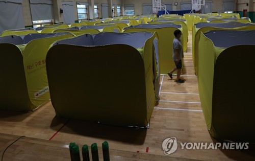 철원초교에 마련된 대피소