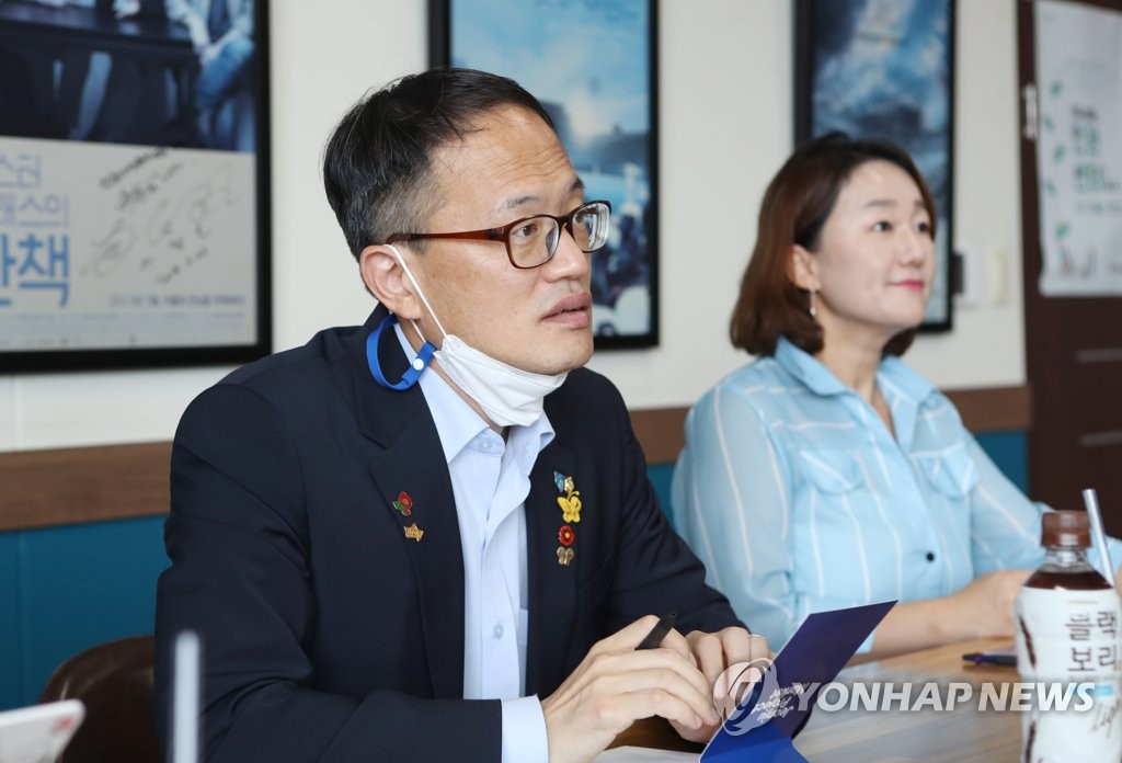 전주서 '영화인 간담회' 참석한 박주민 의원
