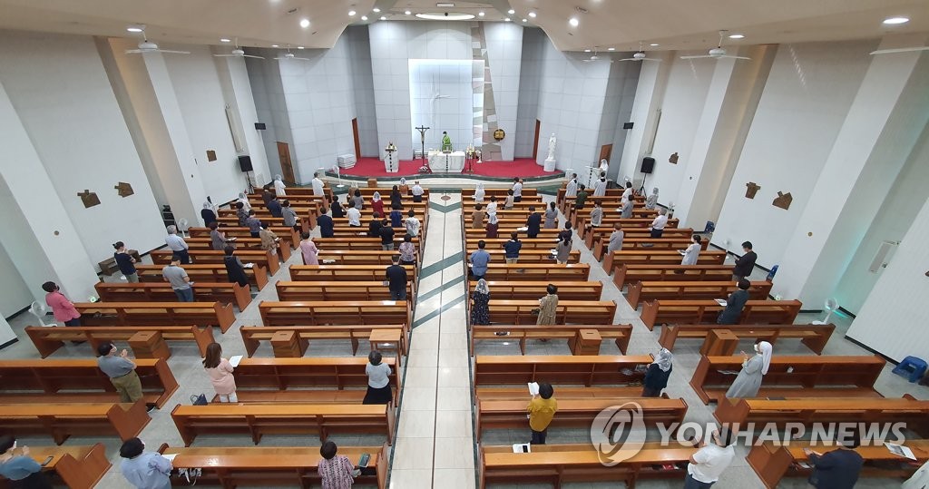 방역수칙 지키며 주일 예배