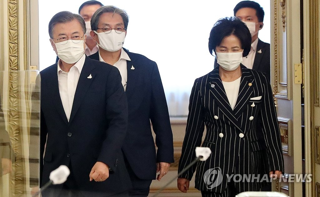 문 대통령과 추미애 장관