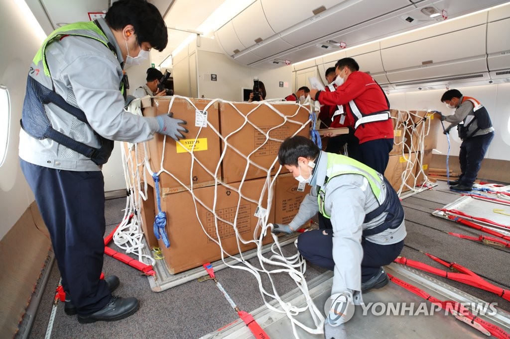 旅客機が貨物機に変身 旅客機が貨物機に変身