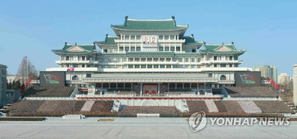 軍事パレード参加者と記念撮影 軍事パレード参加者と記念撮影