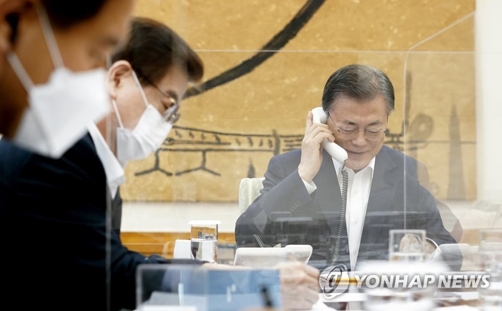 문 대통령, 바이든 미국 대통령과 정상통화