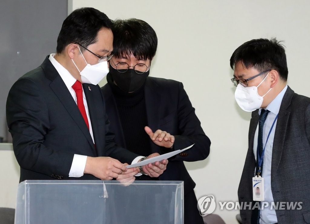 '의사면허 취소법 통과' 논의 분주한 의사협회