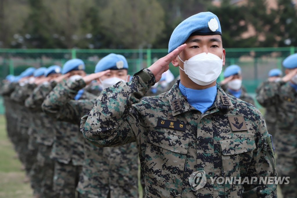Troops attend a send-off ceremony before their departure to join the Dongmyeong Unit, a South Korean contingent operating as part of U.N. peacekeeping operations in Lebanon, on April 16, 2021, in this photo provided by the unit. (PHOTO NOT FOR SALE) (Yonhap)