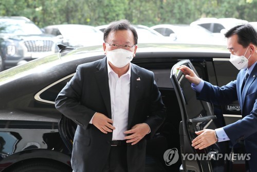 세종청사 도착한 김부겸 국무총리