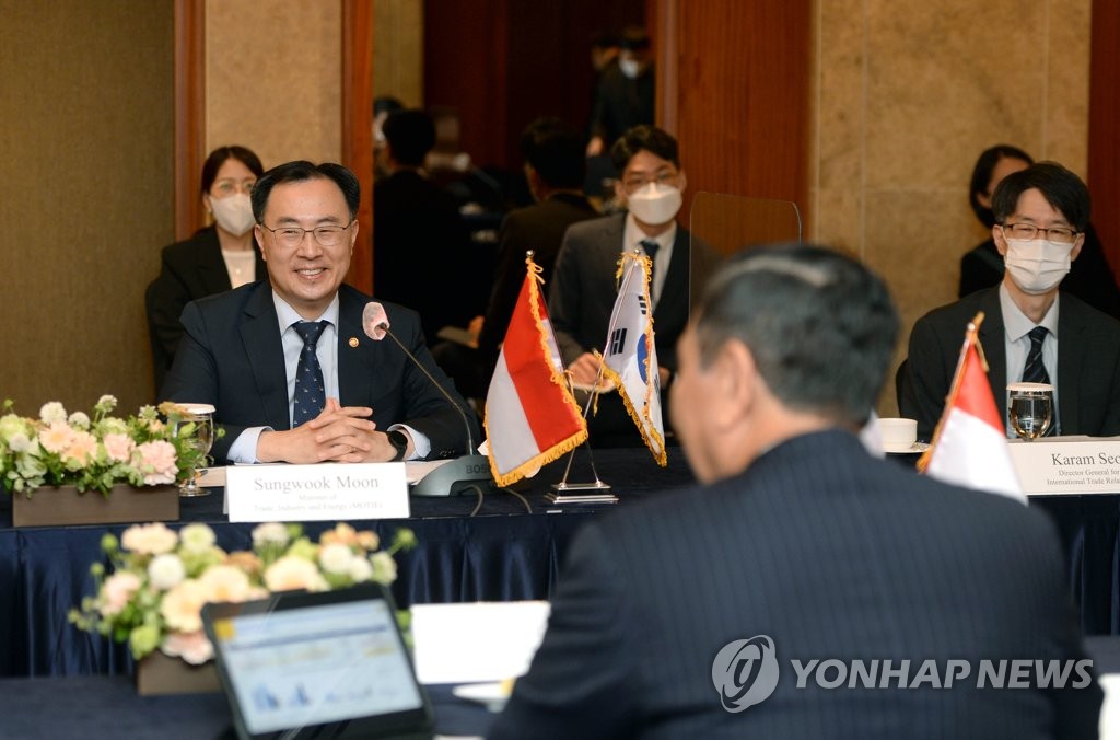인도네시아 해양투자조정부 장관과 면담하는 문승욱 장관
