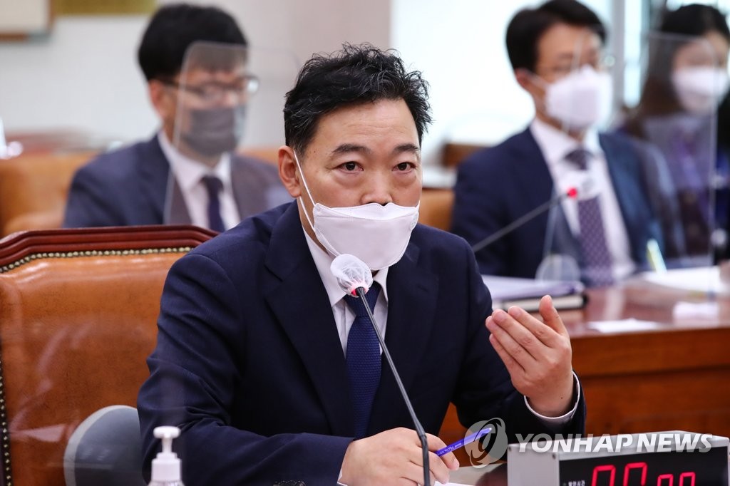 답변하는 김오수 검찰총장 후보자