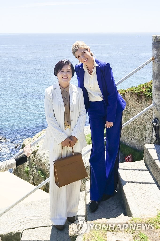 Avec Carrie Johnson Avec Carrie Johnson