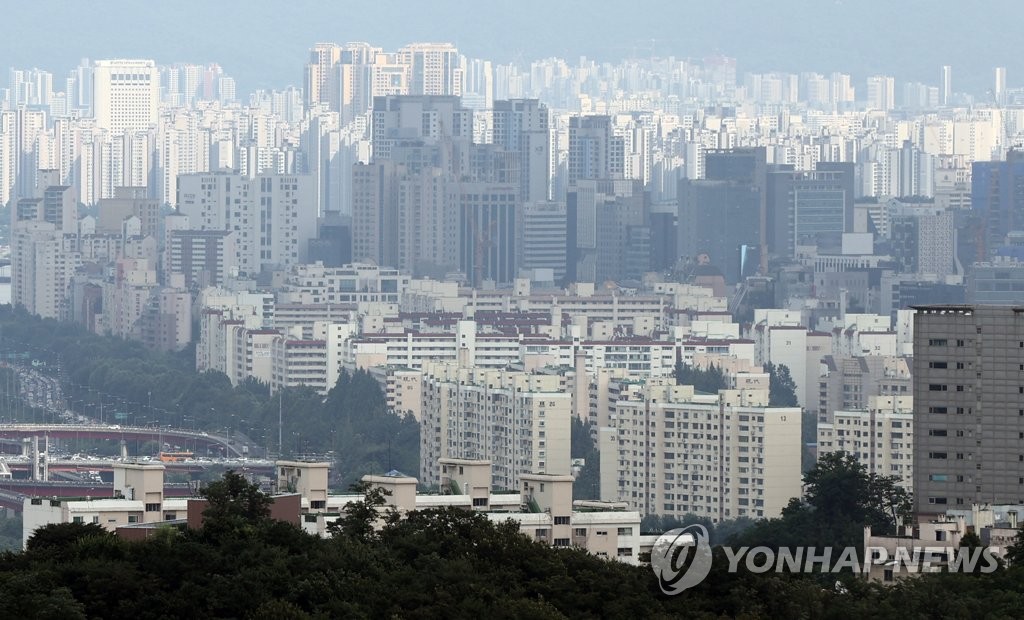 서울 남산에서 바라본 강남구 일대 아파트 단지 모습