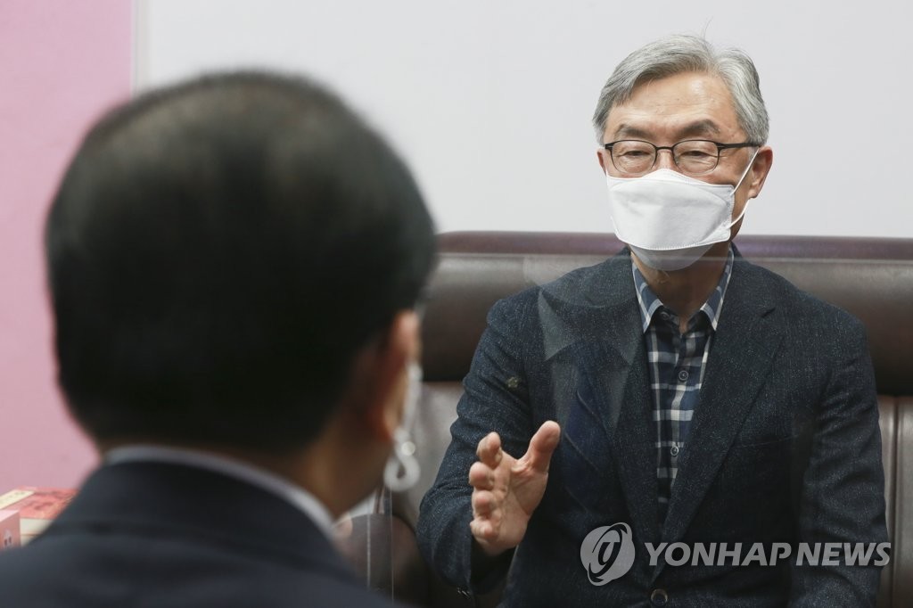 국민의힘 태영호 의원실 방문한 최재형 전 감사원장