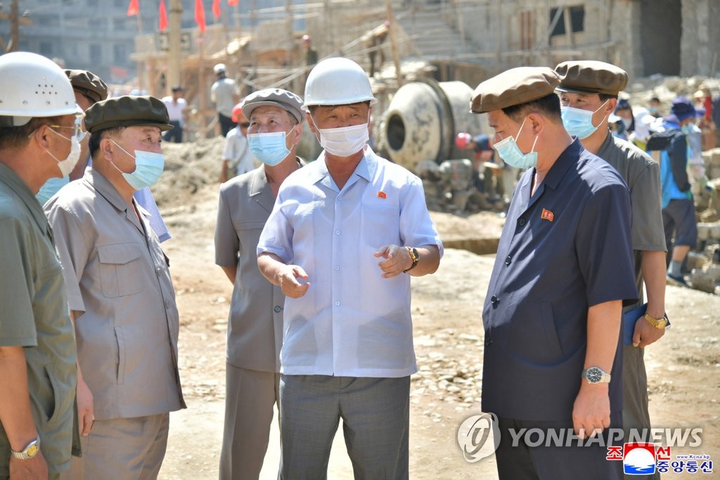 N.K. premier inspects construction site for apartments N.K. premier inspects construction site for apartments