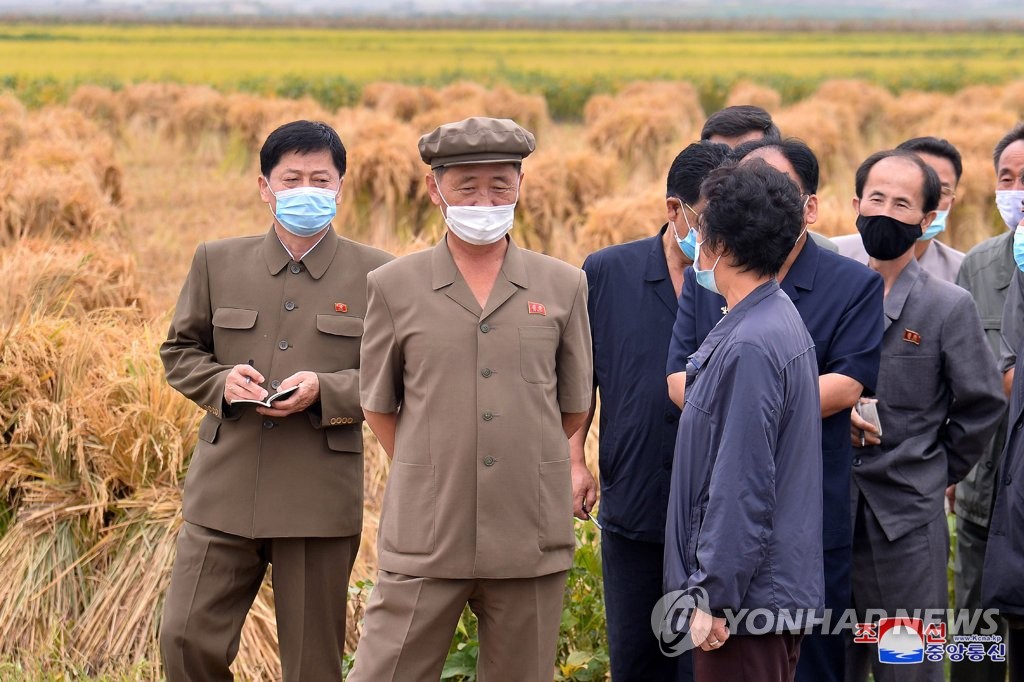 N.K. premier inspects cooperative farm N.K. premier inspects cooperative farm