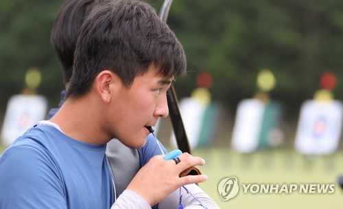 경기 준비하는 김제덕