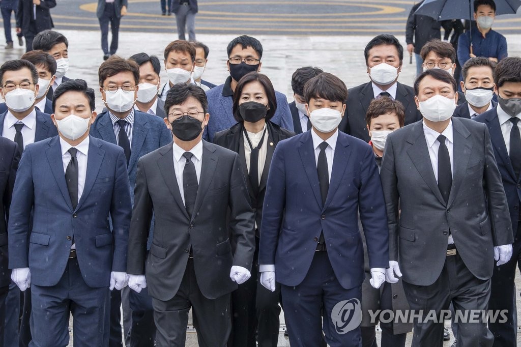 국민의힘 지도부·대선 주자, 광주서 5·18묘지 참배