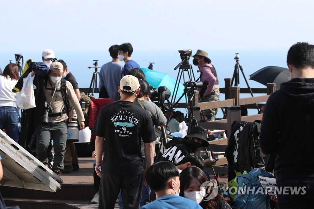 북적이는 누리호 발사 관람 지점